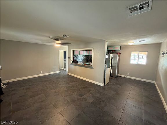 2nd image of 1025 Villa Cir