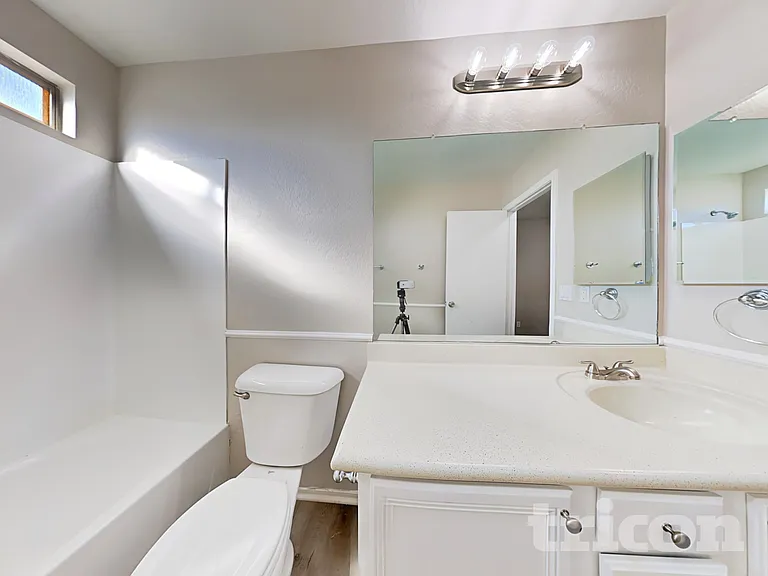 15204 N El Frio Ct — Photo 13