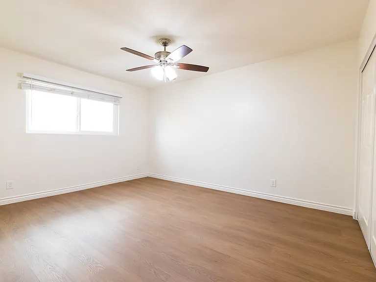 15516 Nordhoff St #204 — Photo 10