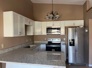 4612 Ridge Cliffe Dr, Eagan, MN 55122