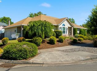 679 NE Maryann Ct, Hillsboro, OR 97124