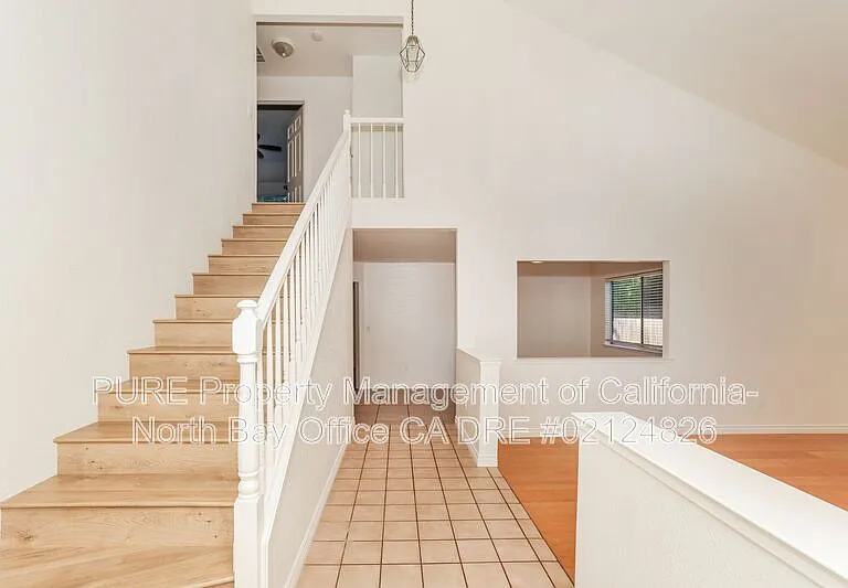 8 Voss Park Cir — Photo 3