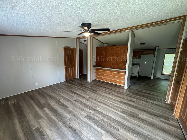 114 Blaine St — Photo 11
