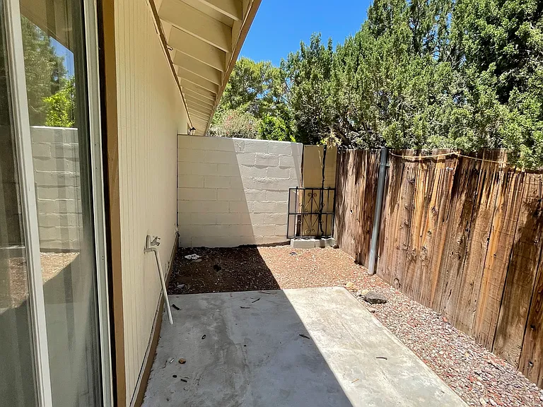 11606 Rosewood Ave #A — Photo 24