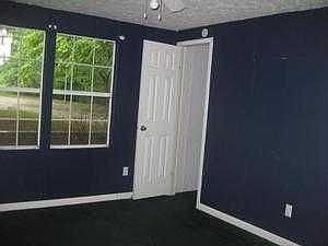 4th image of 3310 Hillcrest Ln