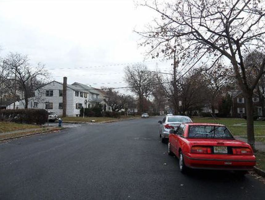 2nd image of 285A Elmwood Ave