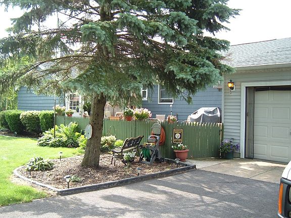 from driveway looking at deck
