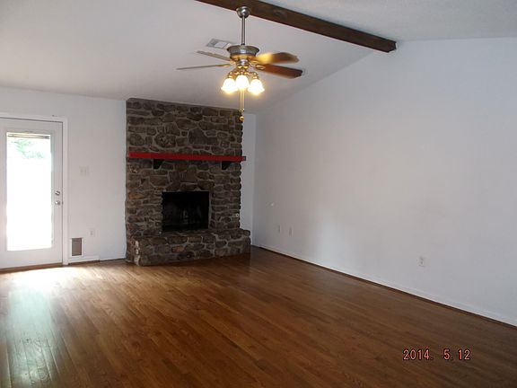 Living area w/fireplace