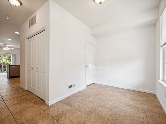 5th image of 352 N York Rd #D4