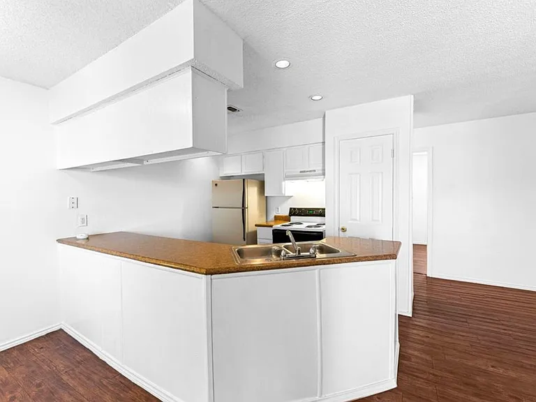 7572 Windsor Oaks — Photo 10