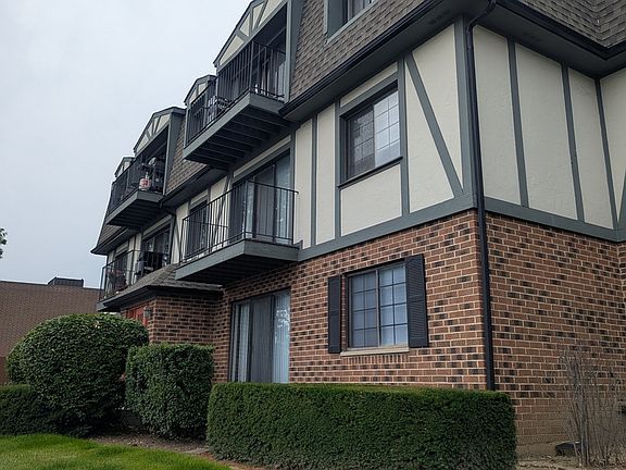 2nd image of 102 Steeple Dr APT F
