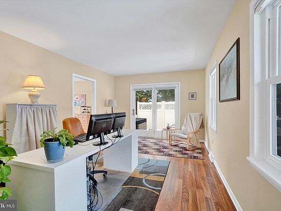 5th image of 9 Barelyn Dr