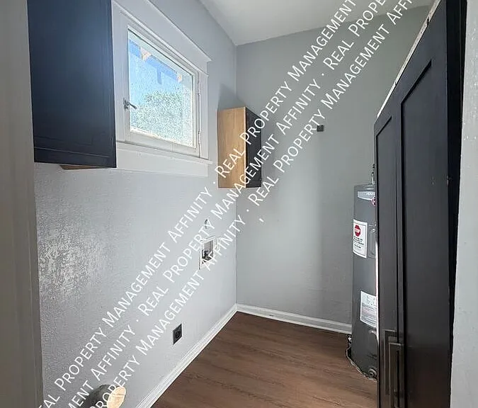 795 Roanoke Ave — Photo 12