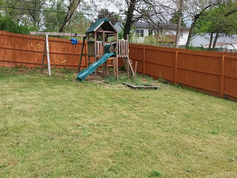 5420 Hillside Dr — Photo 3