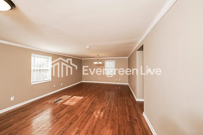 3 bed, 2.0 bath, 1553 sqft, $1,245 — Photo 3