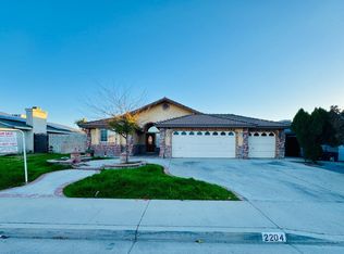 2204 5th Pl, Delano, CA 93215