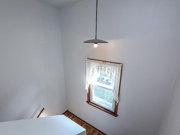 3rd image of 113 Somerton Ave