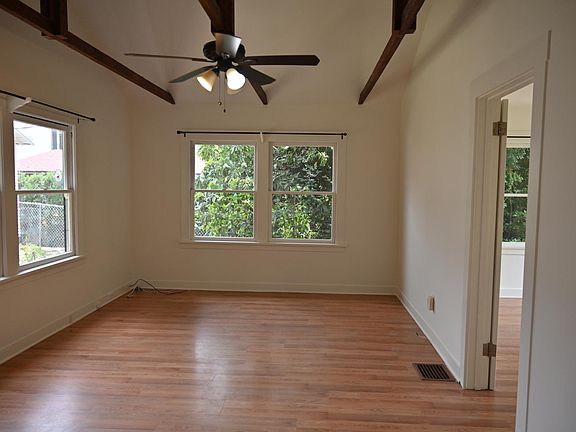 5th image of 90 E Grandview Ave