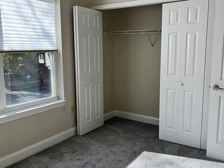 305 W Utica St — Photo 10