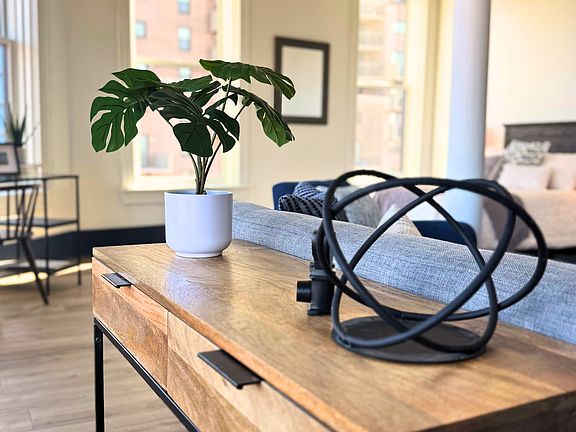 3rd image of 143 Saint Paul St #605