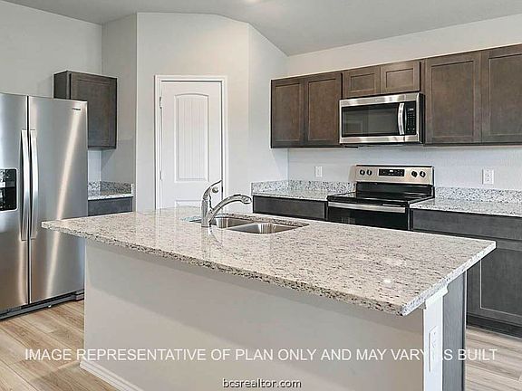 3rd image of 497 Harvest Lake Dr