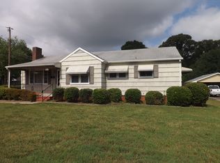 2930 Konnoak Dr, Winston Salem, NC 27127
