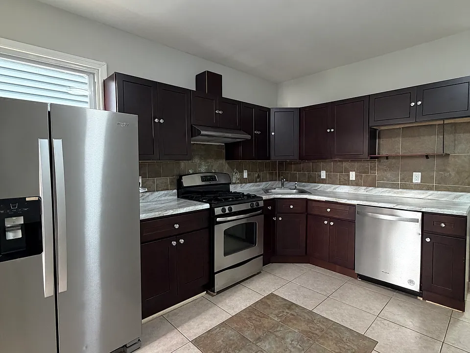 521 Maple Ave #1