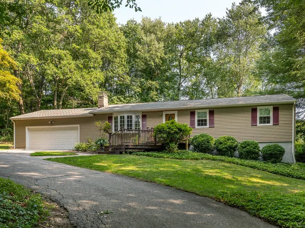 20 Buckskin Heights Drive, Danbury, CT 06811