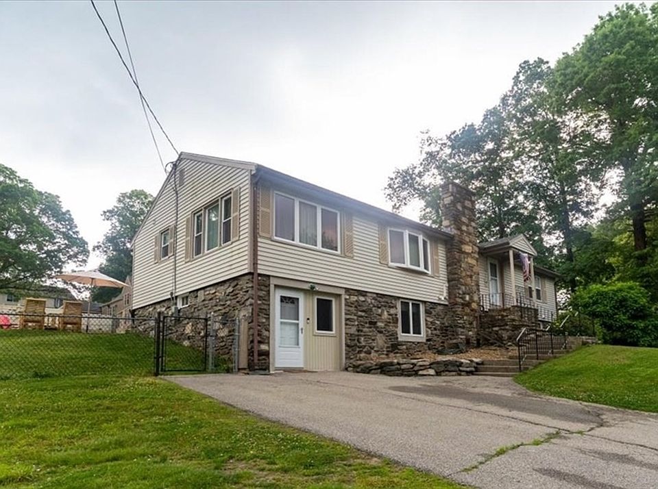 2nd image of 4 Monadnock Dr