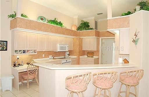 4th image of 425 Fieldstone Dr