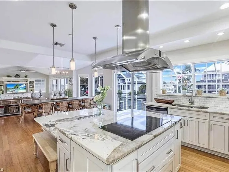 437 Trade Winds Ave — Photo 10