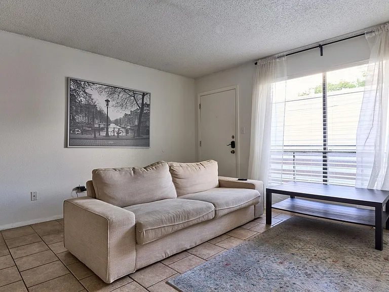 Peppertree Apartments — Photo 34