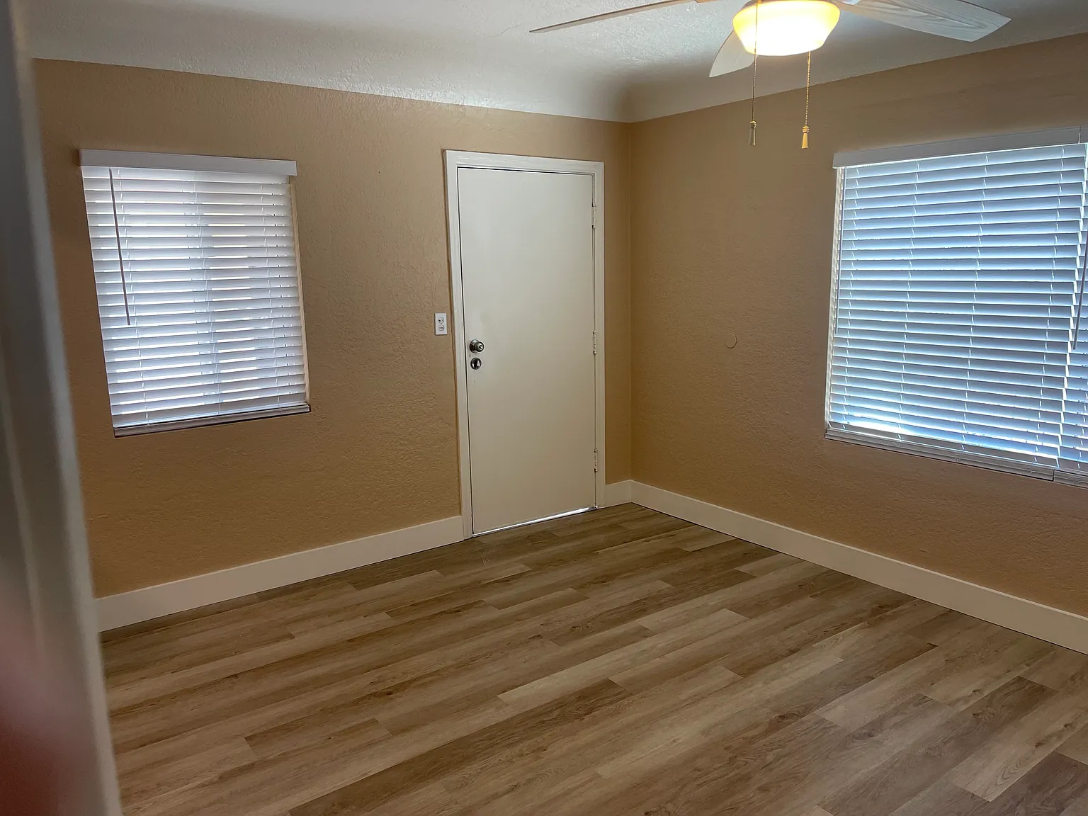 1 bed, 400 sqft, $1,950 — Photo 4