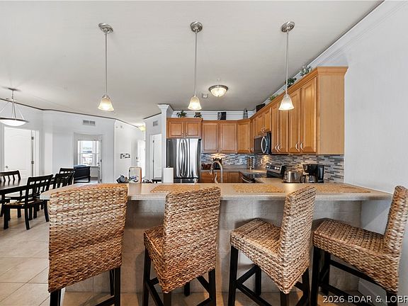 2nd image of 1225 Lands End Pkwy APT 736