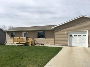 607 Pioneer Ave, Hayti, SD 57241