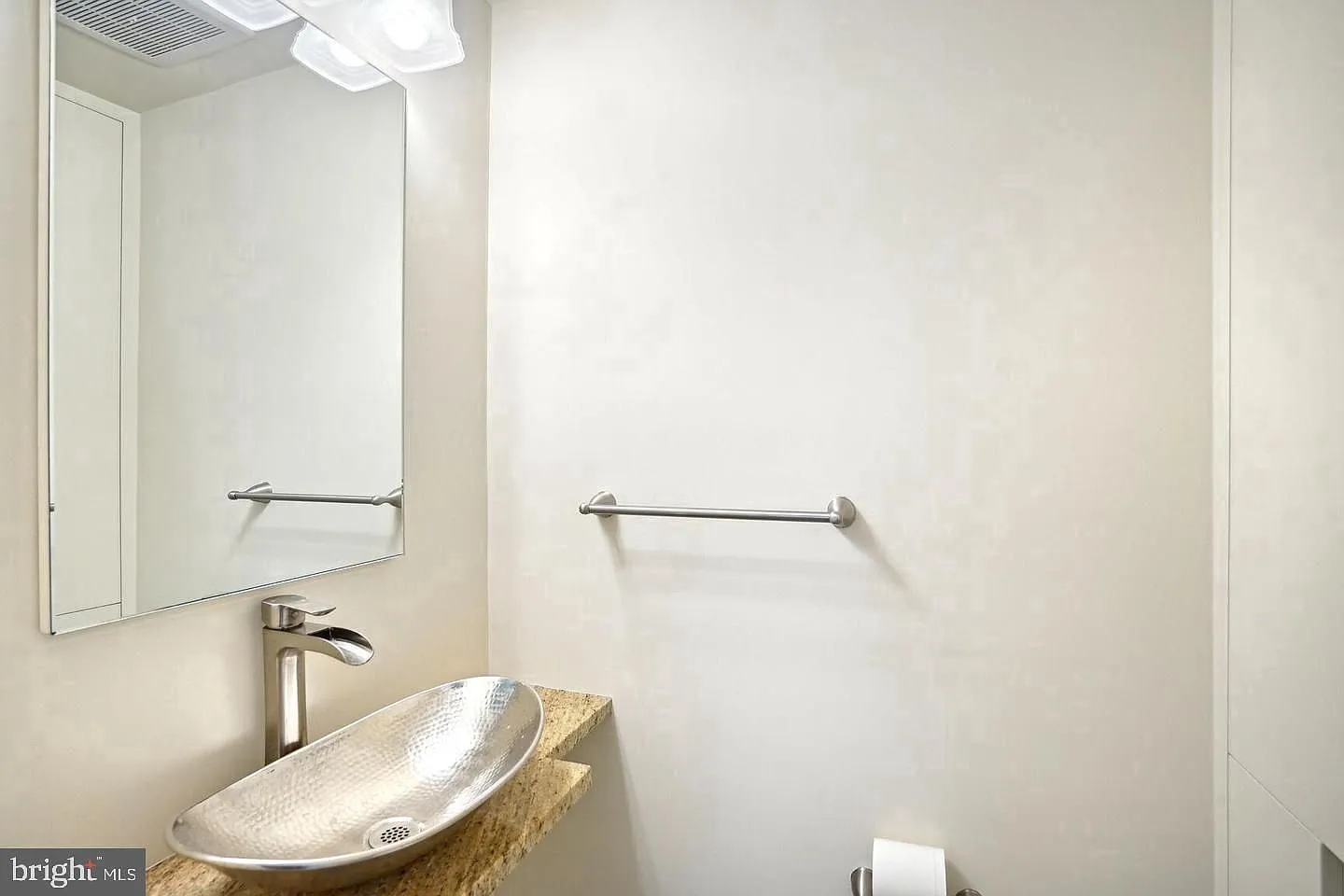 4 bed, 2.5 bath, 1452 sqft, $3,500 — Photo 4
