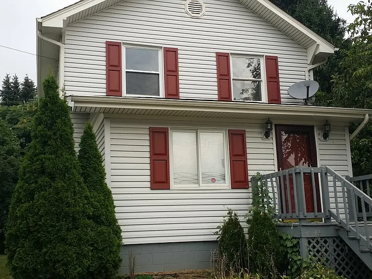 Two story 1460sq ft home