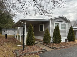 5911 Glencrest Blvd, Slatington, PA 18080