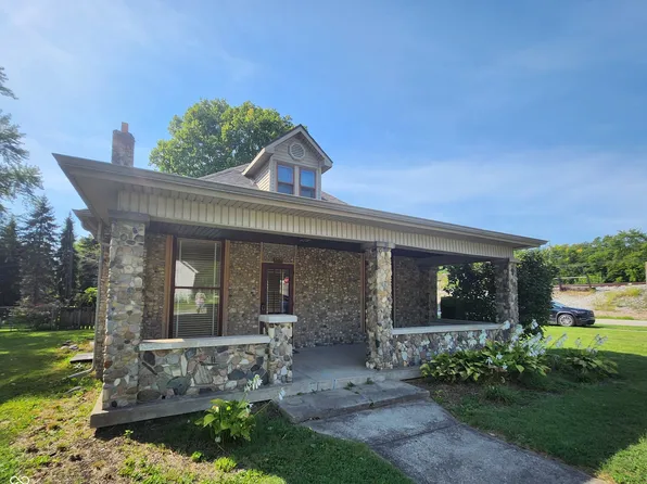 237 N Poplar St, Morristown, IN 46161