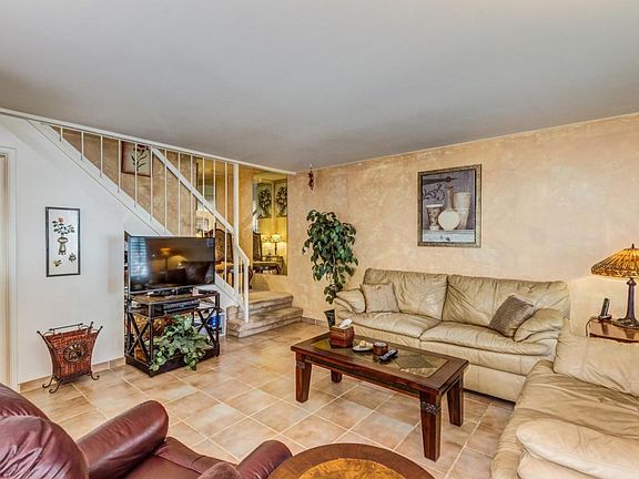 5th image of 1811 E Hayward Ave Unit 3