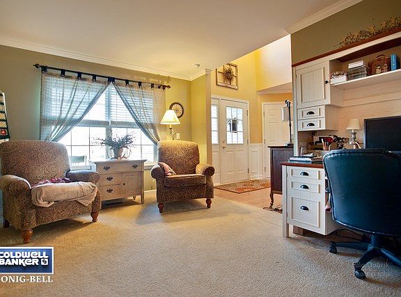 5th image of 228 Fieldstone Dr