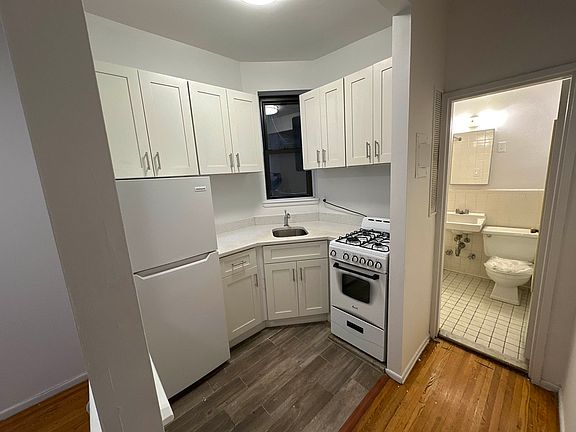 2nd image of 303 E 89th St APT 2D