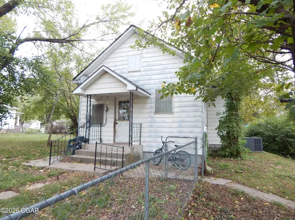 2102 North St, Joplin, MO 64801
