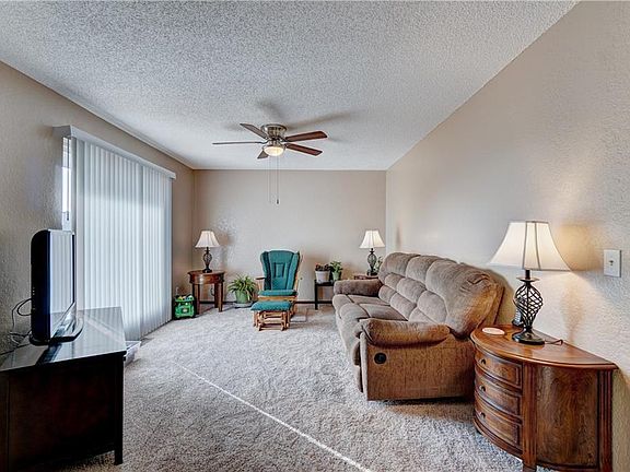 3rd image of 3817 Windscape Ct
