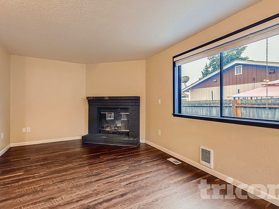 4th image of 21612 49th Avenue Ct E