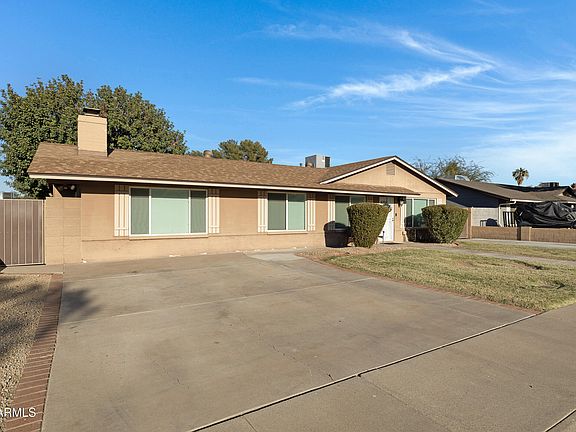 3rd image of 2456 E VISTA Drive