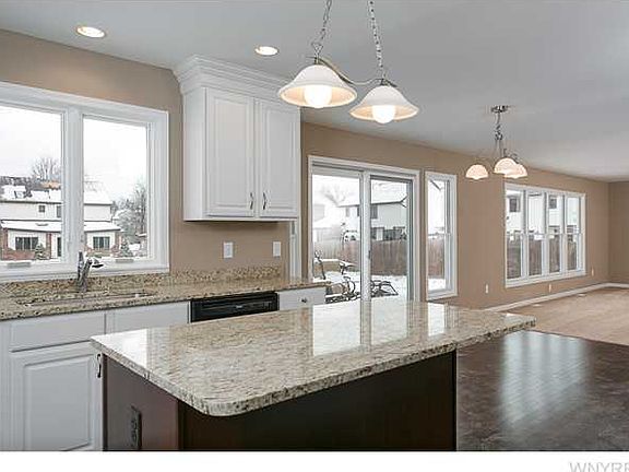 5th image of 19 Daigler Ct