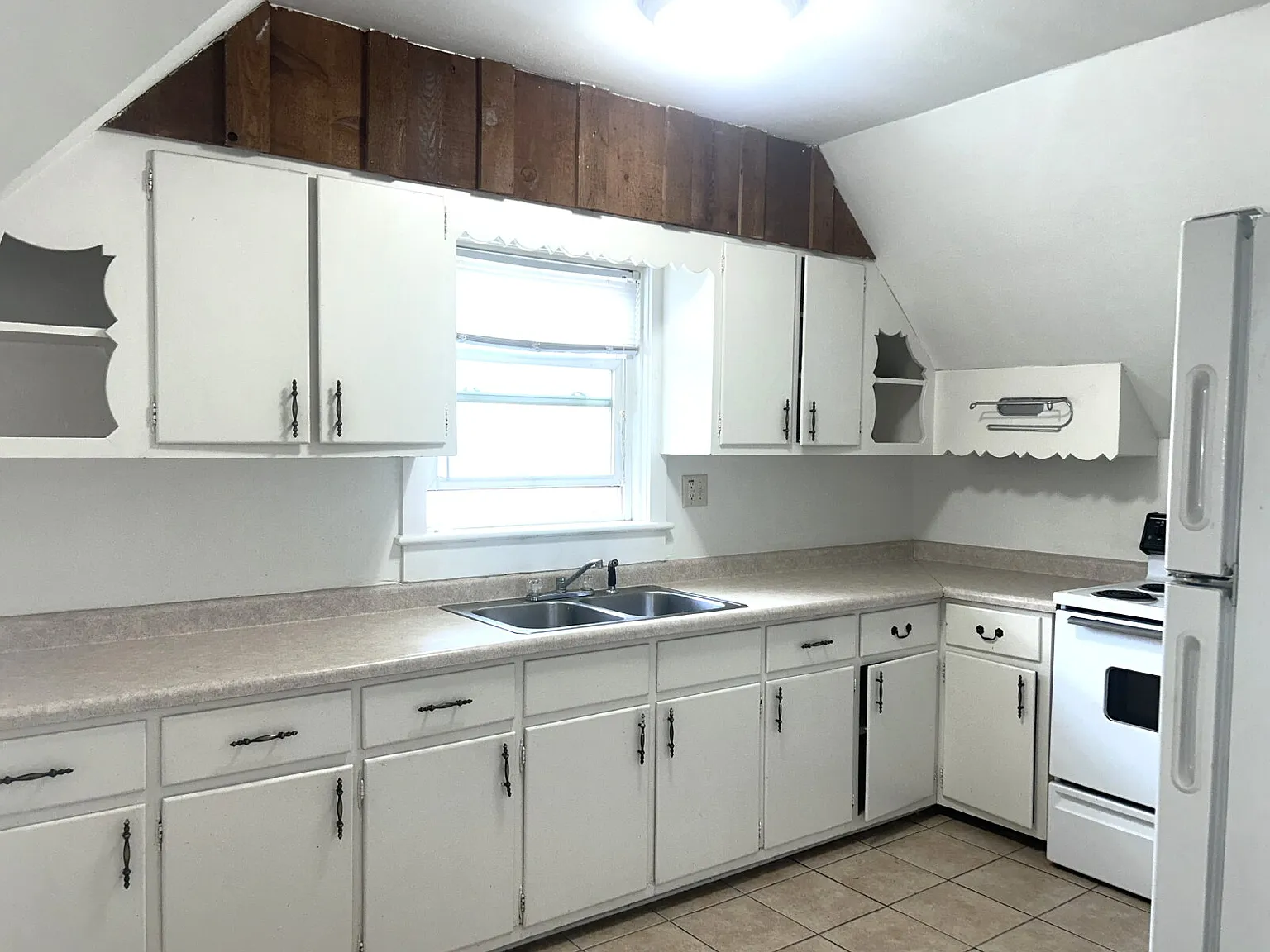 2 bed, 1.0 bath, $1,049 — Photo 3