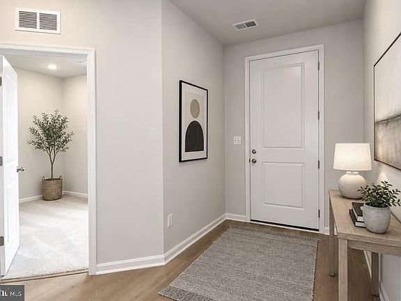 3rd image of 402 Matlock Ln