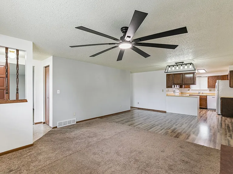 390 Knotty Pl — Photo 6